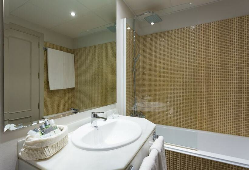 اتاق استاندارد سه نفره, DWO Urban Granada