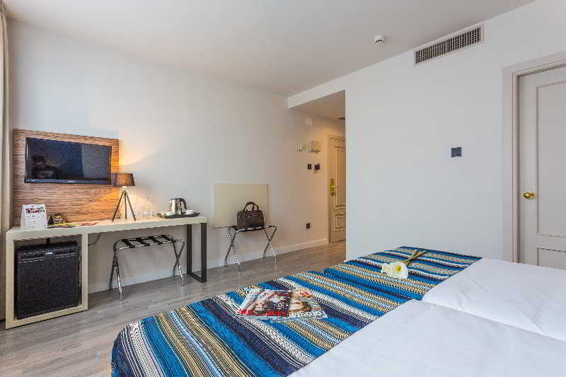 اتاق استاندارد سه نفره, DWO Urban Granada