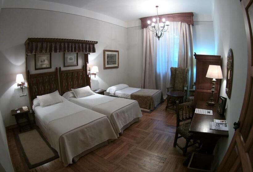 Standard Room, Parador De Santiago De Compostela