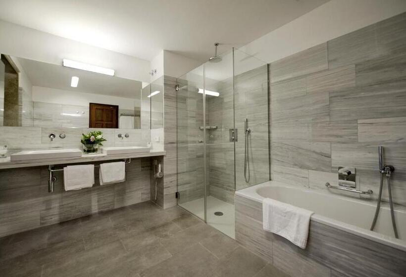 سوییت جونیور, Parador De Santiago   Hostal Reis Catolicos