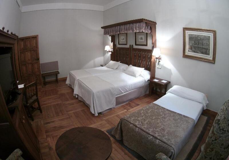 Chambre Standard, Parador De Santiago De Compostela