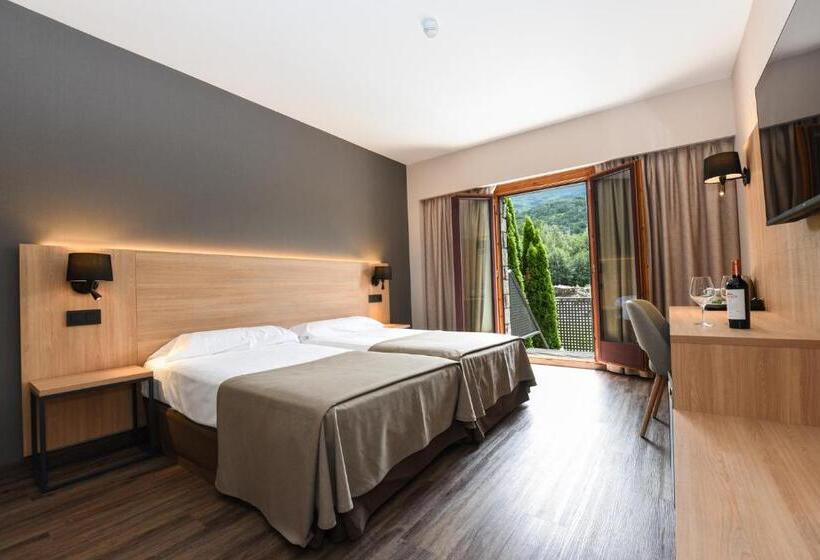 اتاق استاندارد با تراس, Sommos Hotel Benasque Spa