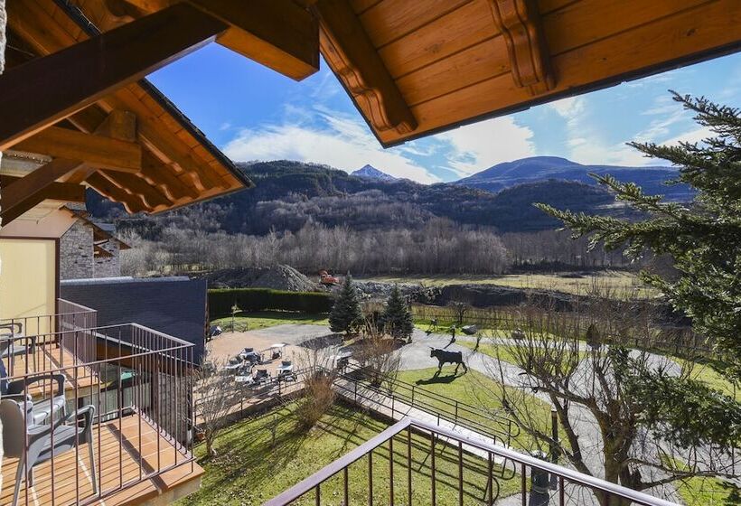 Standard Room with Balcony, Sommos Hotel Benasque Spa