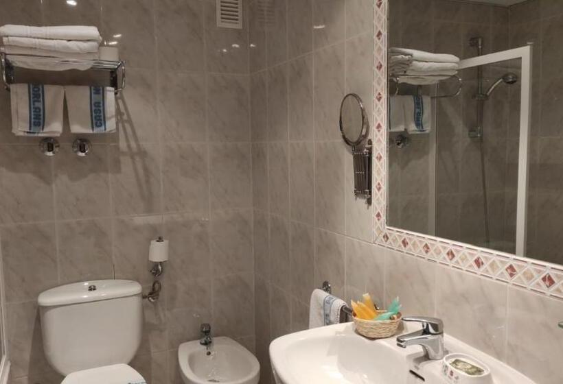 اتاق استاندارد چهارنفره با بالکن, Casa Morlans 3000