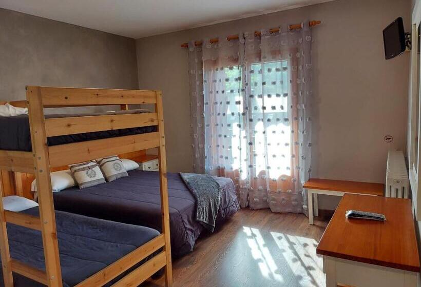 اتاق استاندارد چهارنفره با بالکن, Casa Morlans 3000