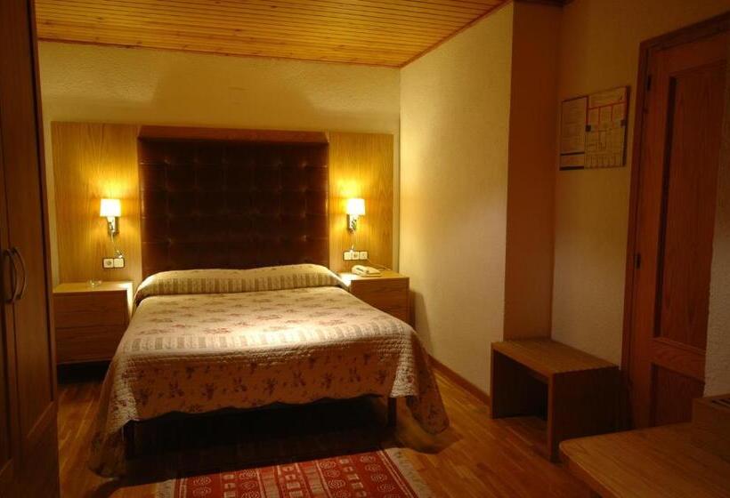اتاق استاندارد سه نفره, Els Puis