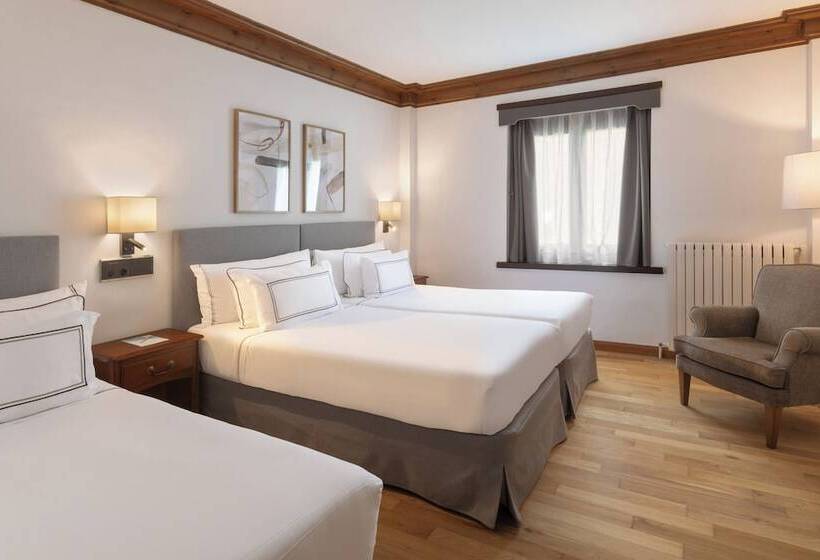 اتاق استاندارد سه نفره, Meliá de Tredós