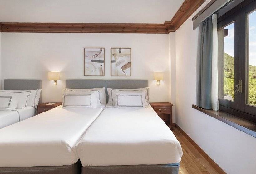 اتاق استاندارد سه نفره, Meliá de Tredós