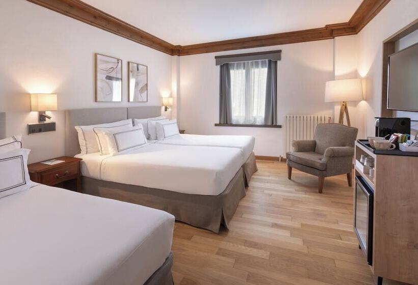 اتاق استاندارد سه نفره, Meliá de Tredós