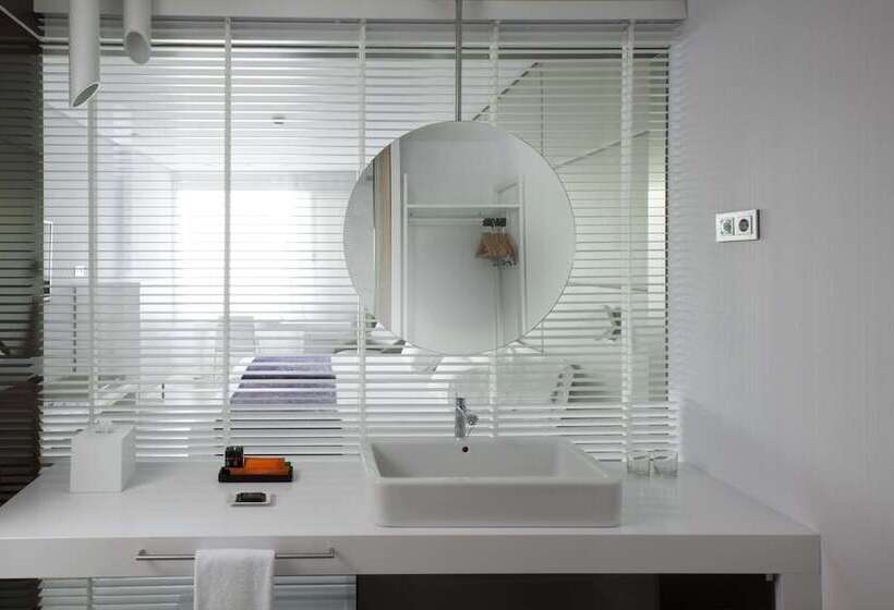 Junior Suite con Vistas, Nh Collection Madrid Eurobuilding