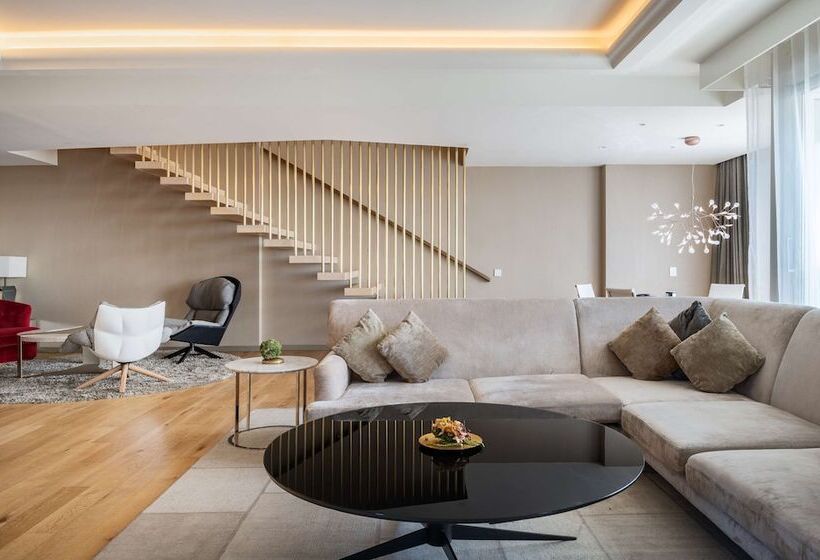 سوئیت جونیور با چشم‌انداز, NH Collection Madrid Eurobuilding