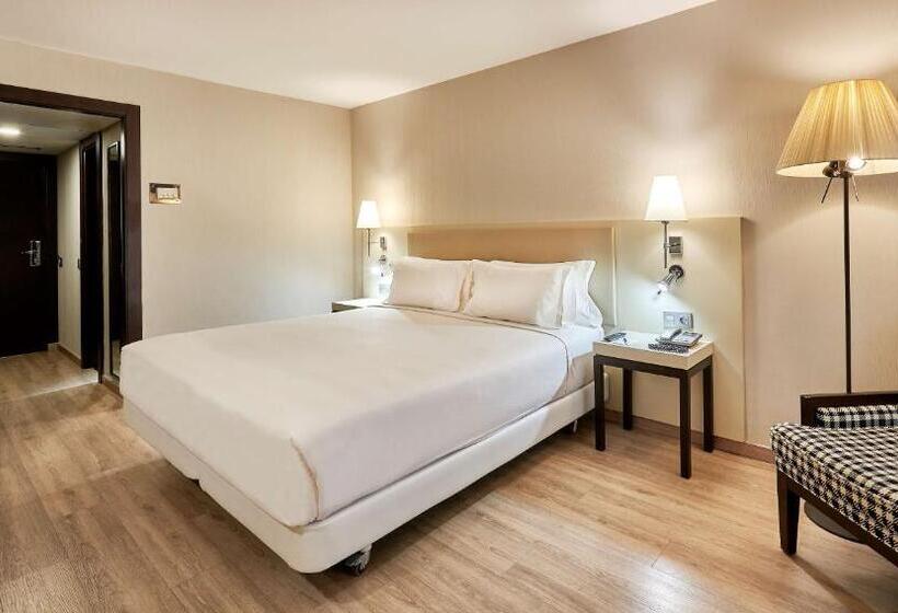 Standard Connecting Room, NH Lleida Pirineos