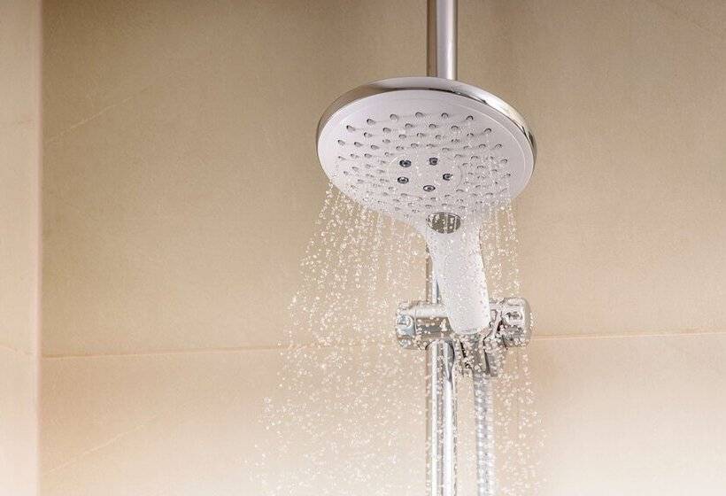 سوییت جونیور, NH Madrid Príncipe De Vergara