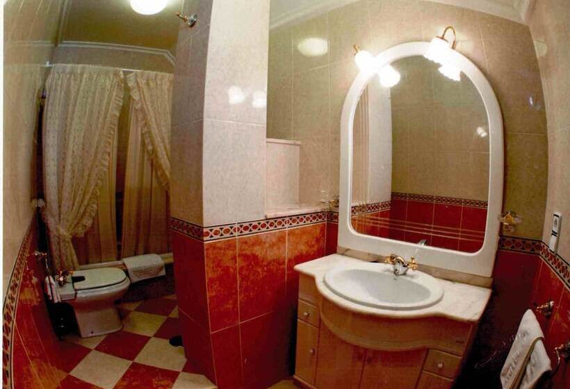 اتاق راحتی سه تخته, O Castelo