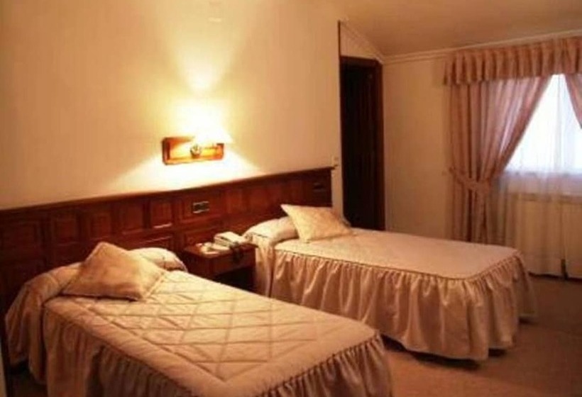 Quarto Triplo Comfort, O Castelo