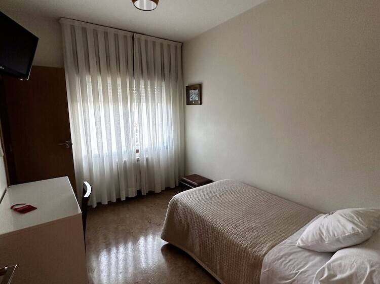 Standard Single Room, San Luis