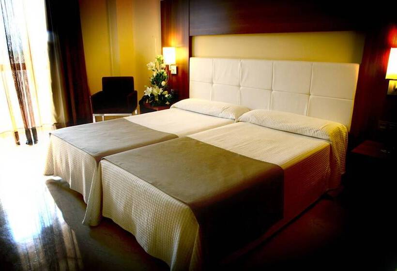 Standard Triple Room, Spa Jardines De Lorca