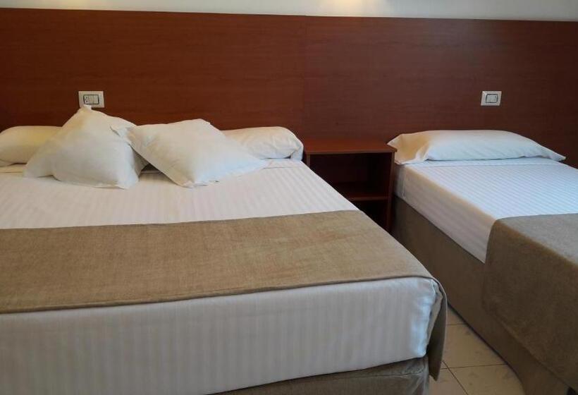 Standard Triple Room, Torres Touriño