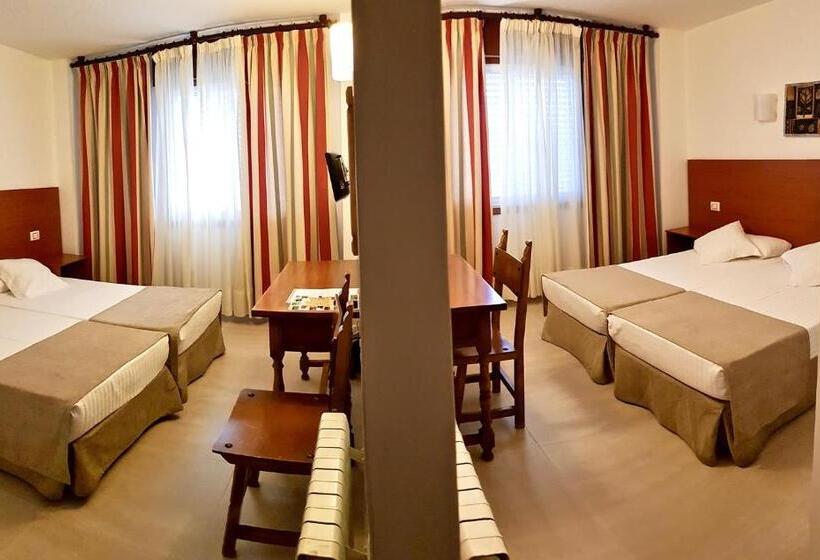 اتاق استاندارد چهار تخته, Torres Touriño
