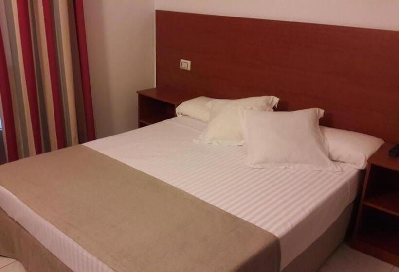 اتاق استاندارد یک نفره, Torres Touriño