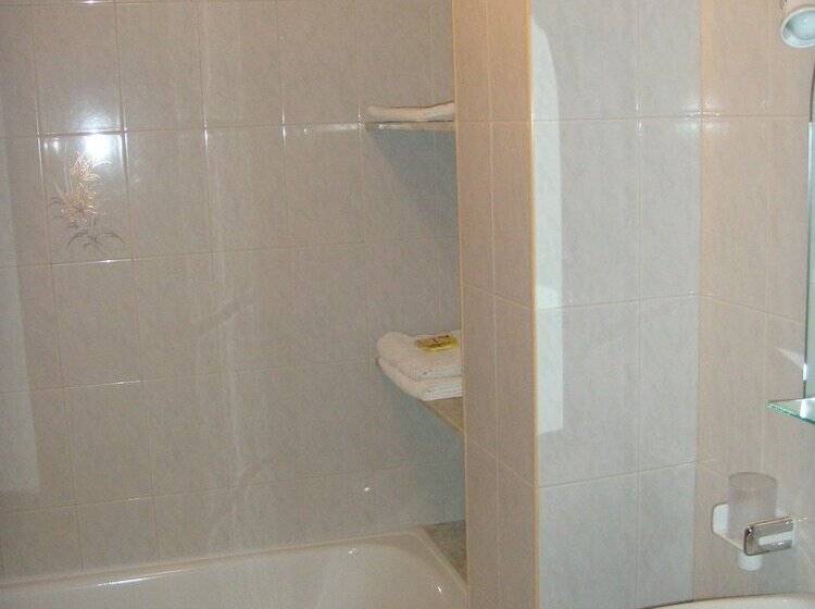 اتاق استاندارد سه نفره, Vimar