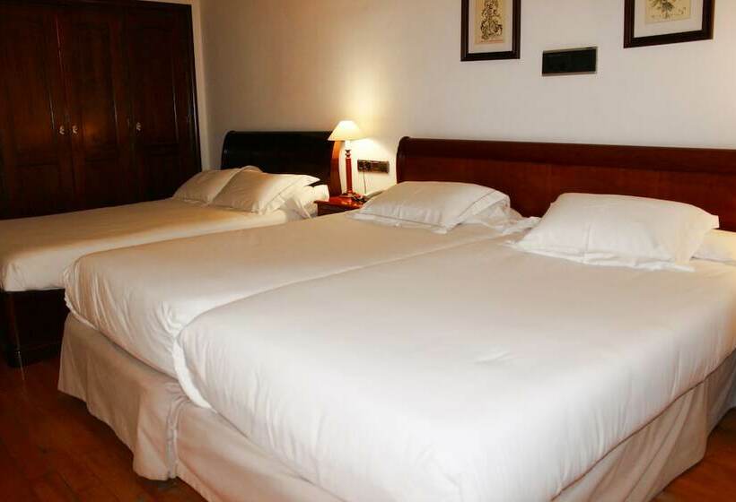 Standard Triple Room, De Tredós Baqueira Affiliated By Melia