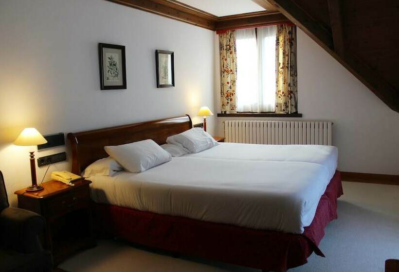 اتاق استاندارد سه نفره, Meliá de Tredós