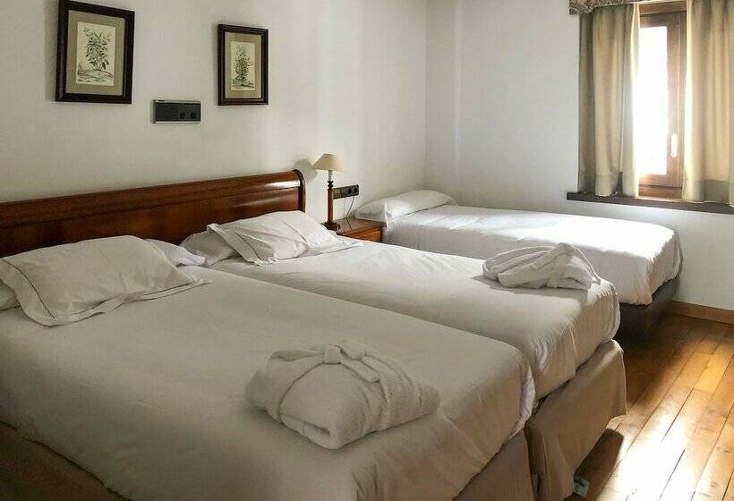 اتاق استاندارد سه نفره, Meliá de Tredós