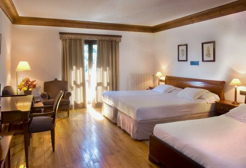 اتاق استاندارد سه نفره, Meliá de Tredós