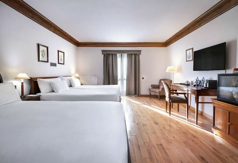 Standard Triple Room, De Tredós Baqueira Affiliated By Melia