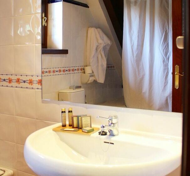 اتاق استاندارد سه نفره, Meliá de Tredós