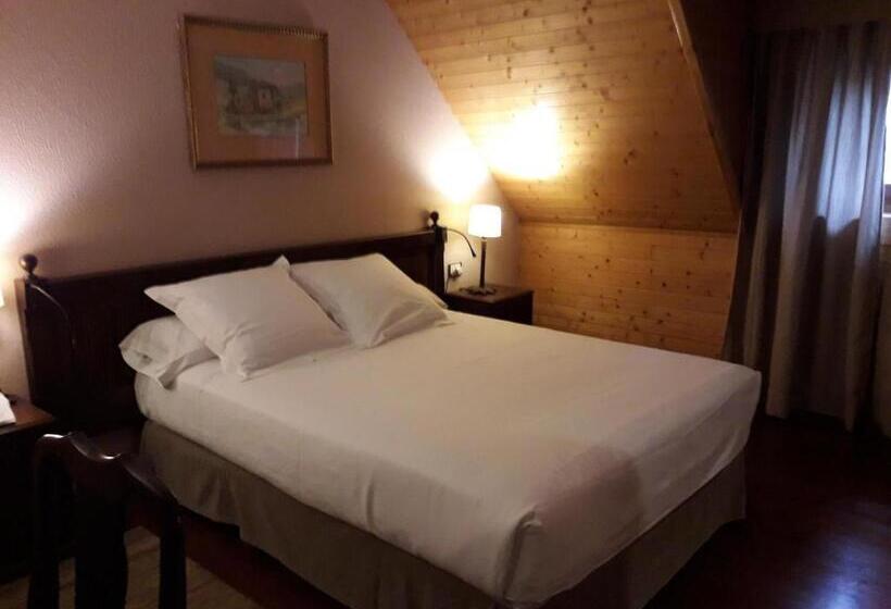 Economy Zimmer, Parador De Arties