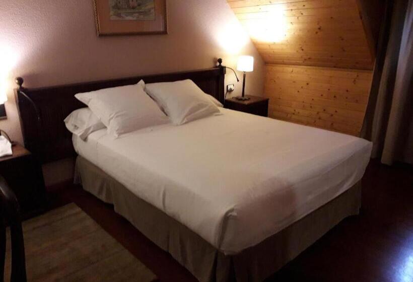 Economy Zimmer, Parador De Arties