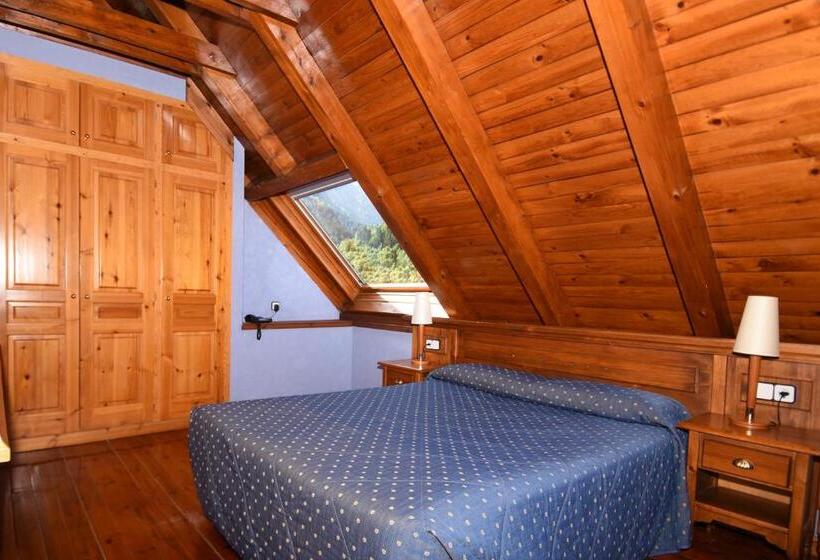 Quarto Ático, Rvhotels Orri