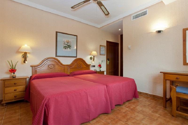 Standard Triple Room, Diverhotel Dino Marbella