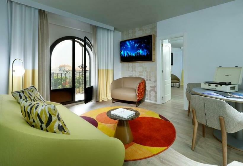 스탠다드 스튜디오, Hard Rock Hotel Marbella