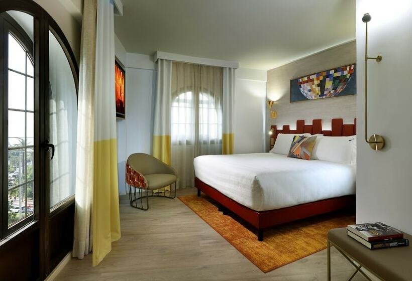스탠다드 스튜디오, Hard Rock Hotel Marbella