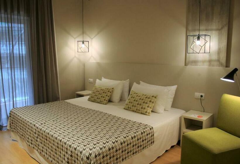 Standard Single Room, ALEGRIA Plaza Paris SUP