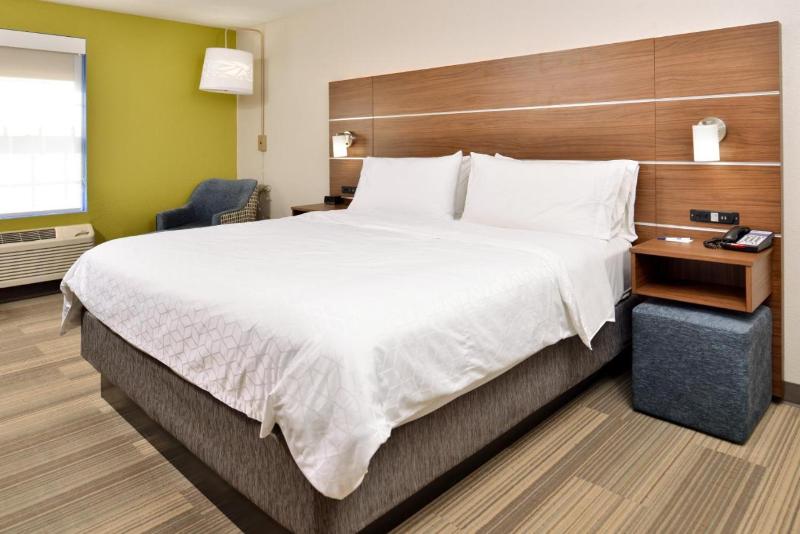 اتاق استاندارد سه نفره, ALEGRIA Plaza Paris SUP