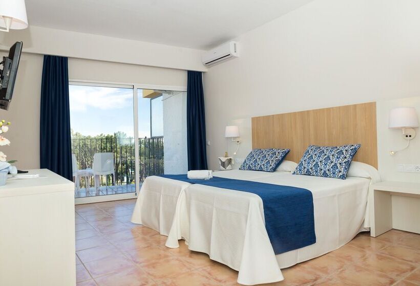 Standard Triple Room, Aluasun Marbella Park