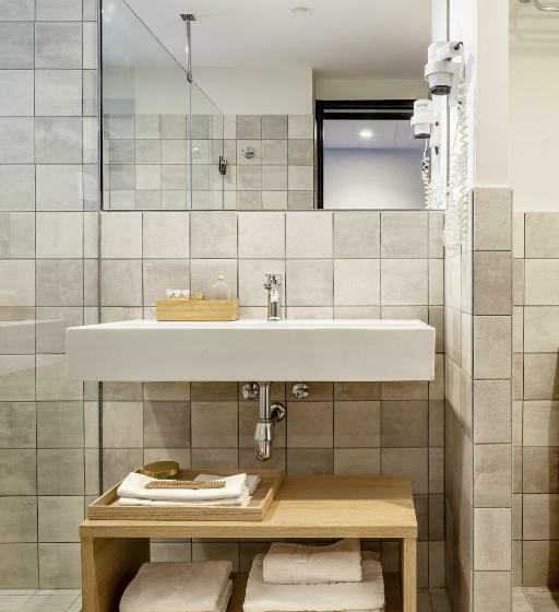 اتاق استاندارد چهار تخته, Aqua Hotel Bertran Park