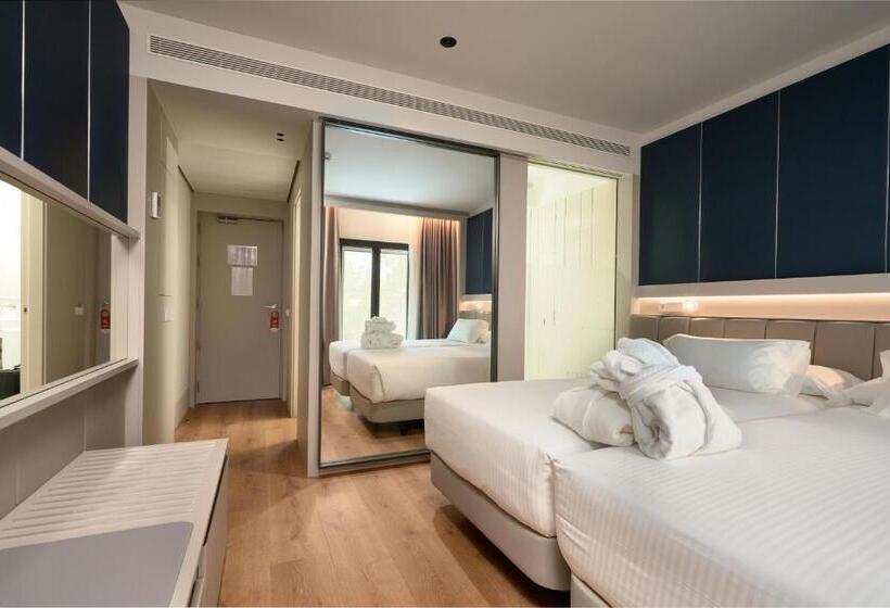 Deluxe Room with Balcony, Becquer