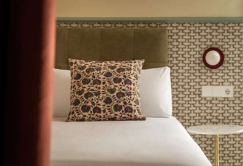 اتاق استاندارد سه نفره, Bypillow Abril
