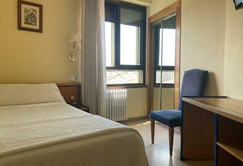 Standard Single Room, Condal