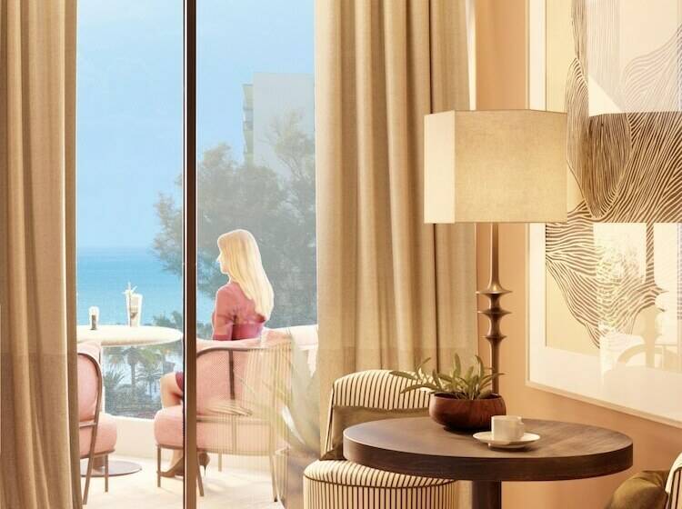 اتاق اساندارد با چشم‌انداز جانبی به دریا, El Fuerte Marbella