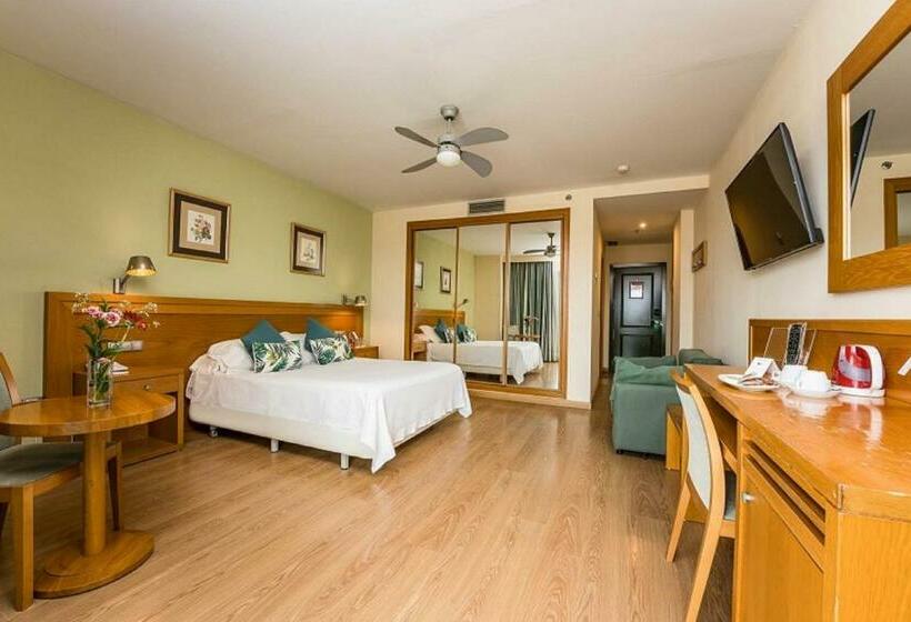 اتاق سوپریور با چشم‌انداز جانبی دریا, Leonardo Hotel Fuengirola Costa Del Sol