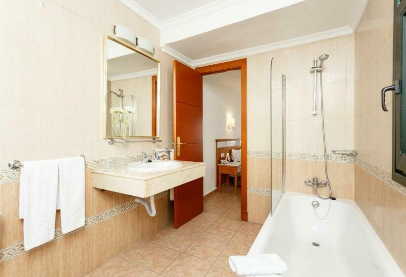 Standard Triple Room, Globales Pueblo Andaluz