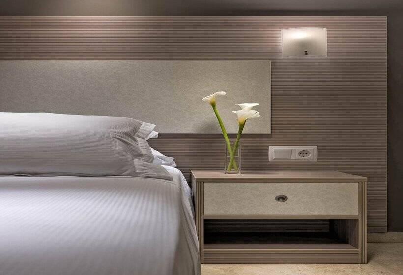 سوئیت خانوادگی اقتصادی, H10 Cambrils Playa