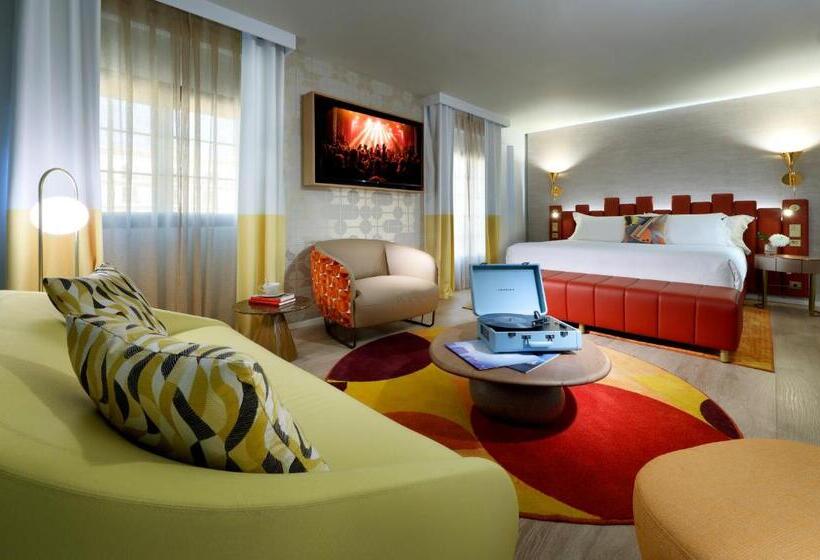 스탠다드 스튜디오 정원 전망, Hard Rock Hotel Marbella