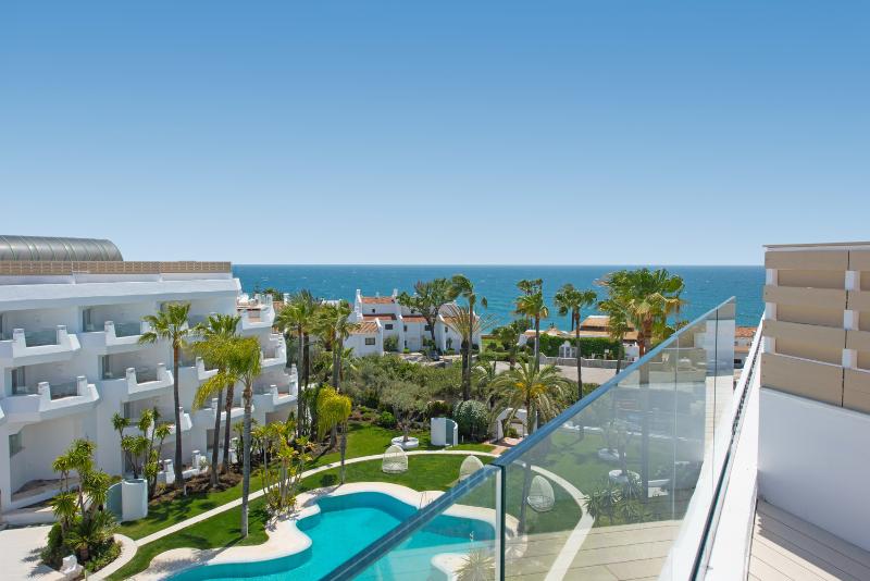 اتاق اساندارد با چشم‌انداز جانبی به دریا, Iberostar Selection Marbella Coral Beach